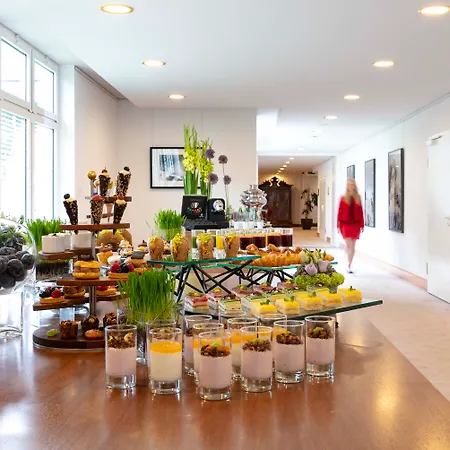 Grand Des Bains Kempinski 5*