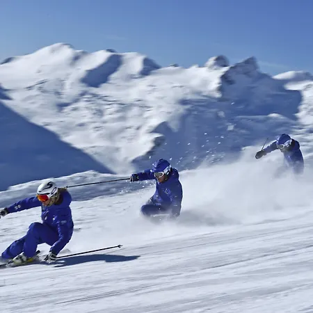 Готель Grand Des Bains Kempinski