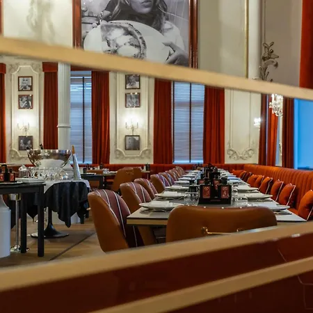 Grand Des Bains Kempinski מלון