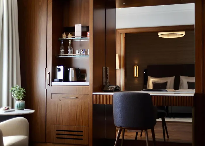 Готель Grand Des Bains Kempinski 5*