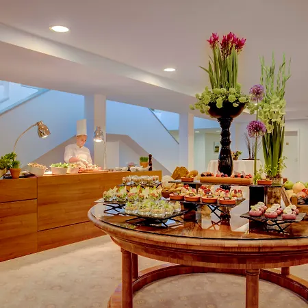 ホテル Grand Des Bains Kempinski 5*